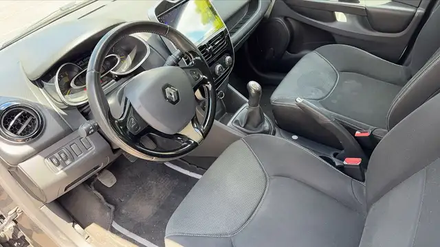 Renault Clio view 8