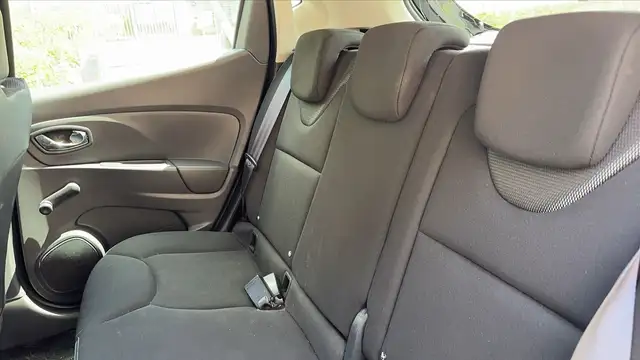 Renault Clio view 9