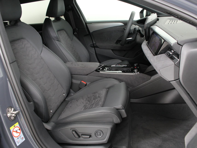 Audi A6 e-tron quattro — photo 10