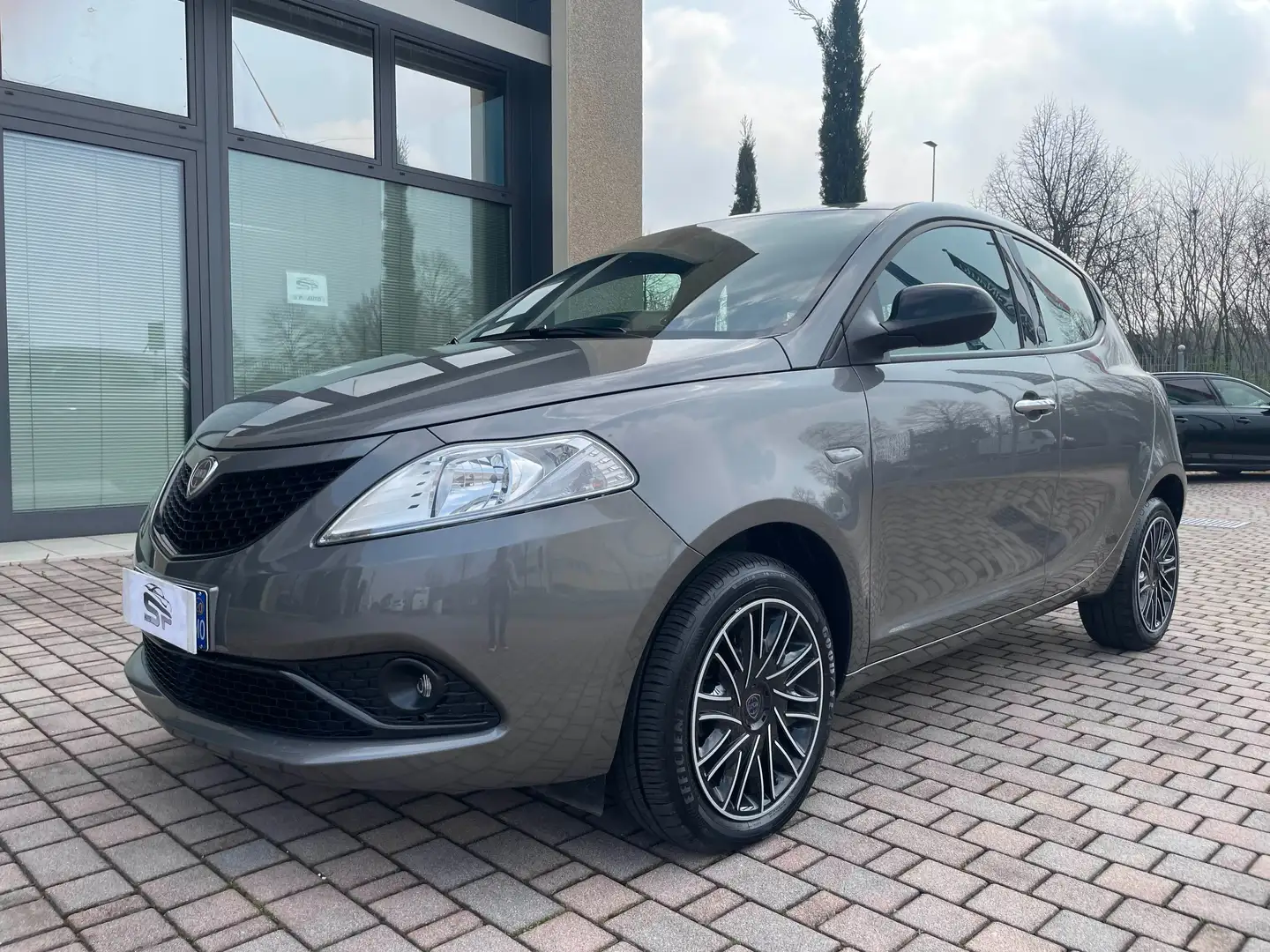 Lancia Ypsilon Ypsilon 1.0 firefly  Gold s **PREZZO REALE** Grijs - 1