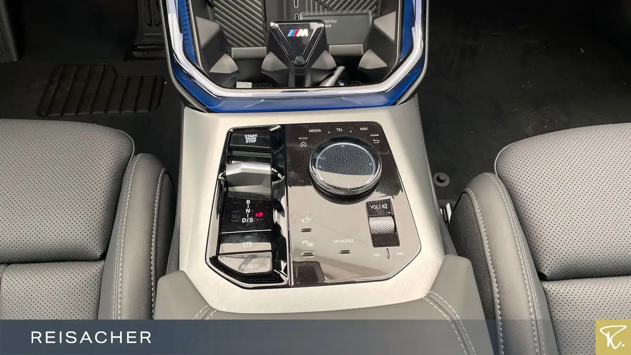 BMW X3 xDrive 20d A M-Sport AHK RFK PDC Pano 19"LM 11