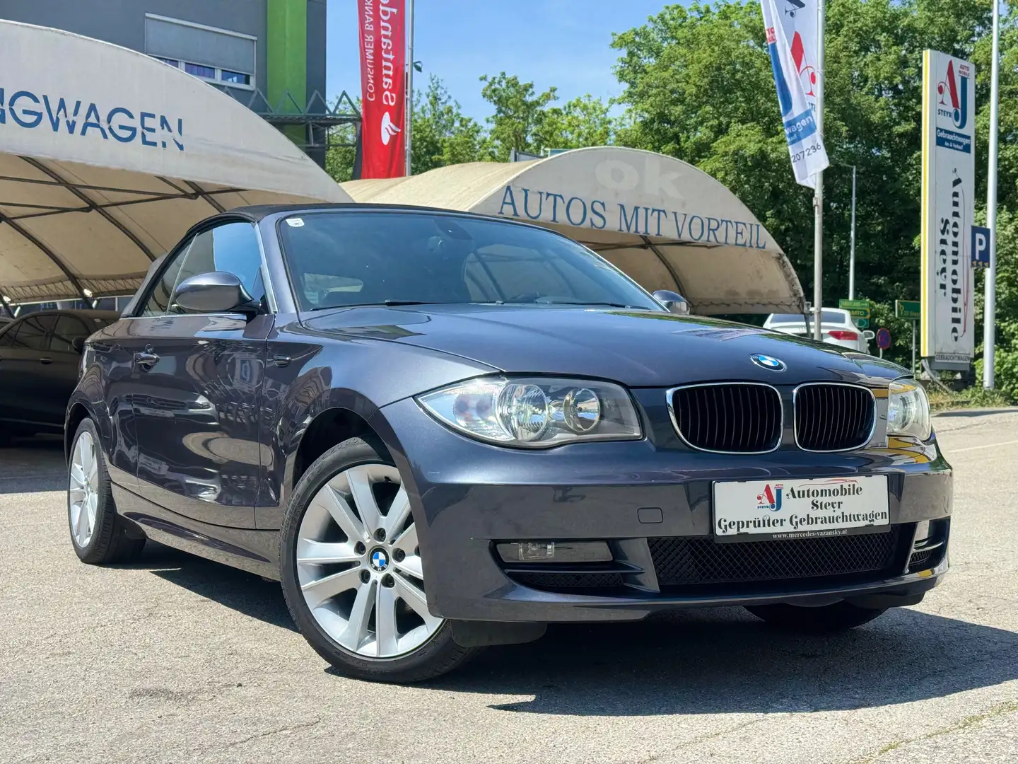 BMW 118 i Cabrio Österreich-Paket Grau - 1