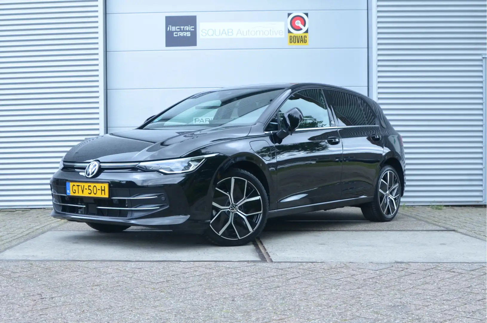 Volkswagen Golf 1.5 eHybrid 50 Edition 204pk, Ergo/Massage stoelen Zwart - 1