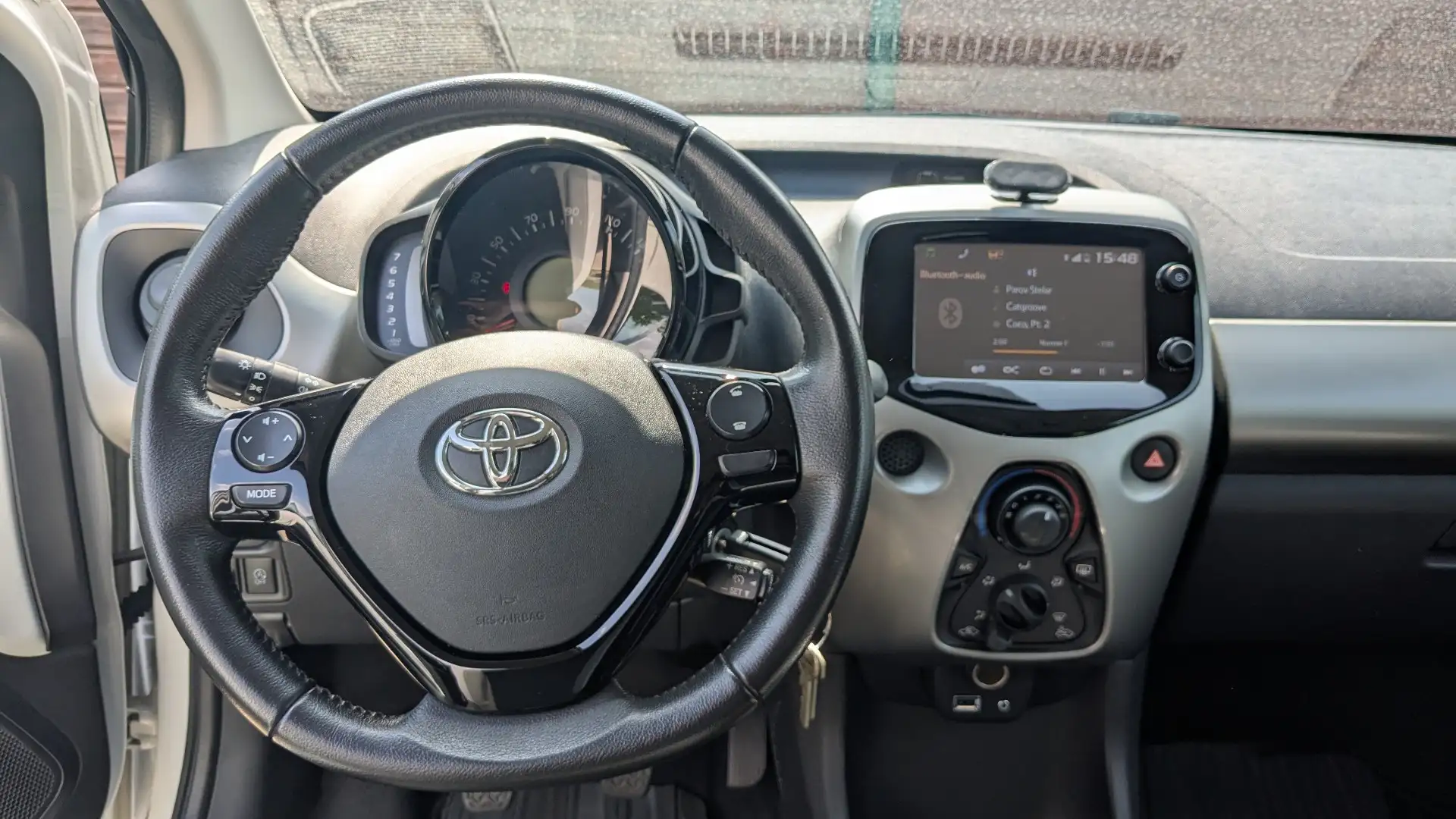 Toyota Aygo 1.0 VVT-i x-play Wit - 2