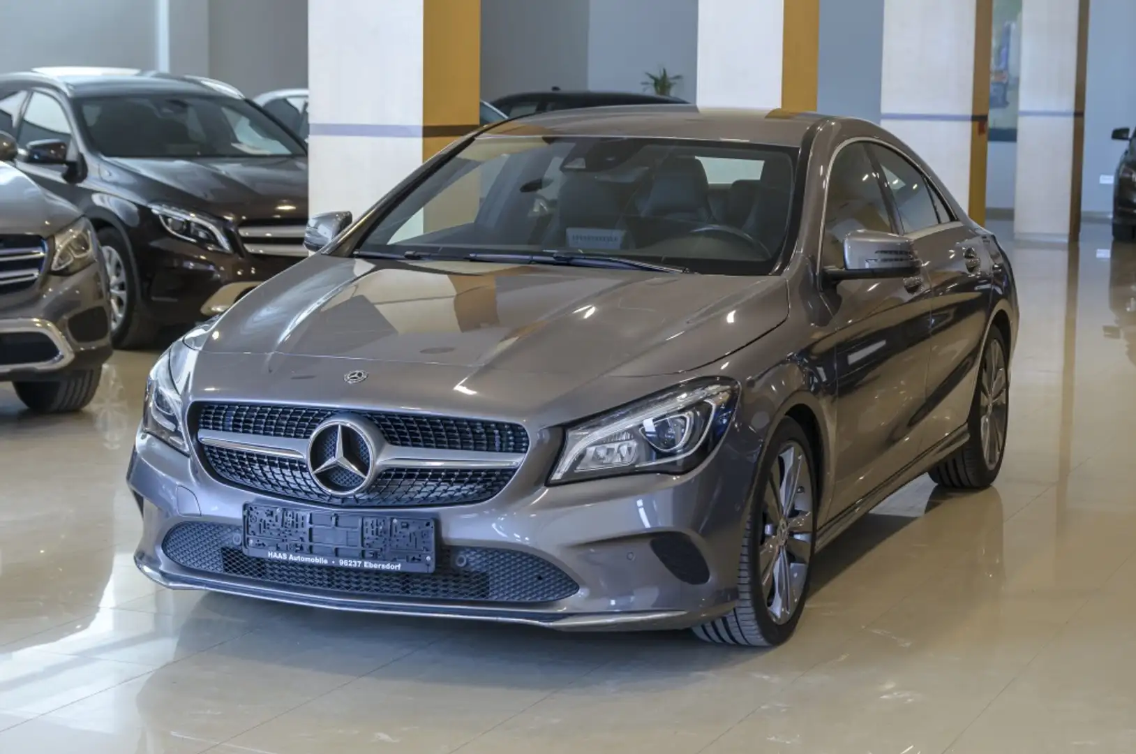 Mercedes-Benz CLA 200 200d 7G-DCT Grau - 2