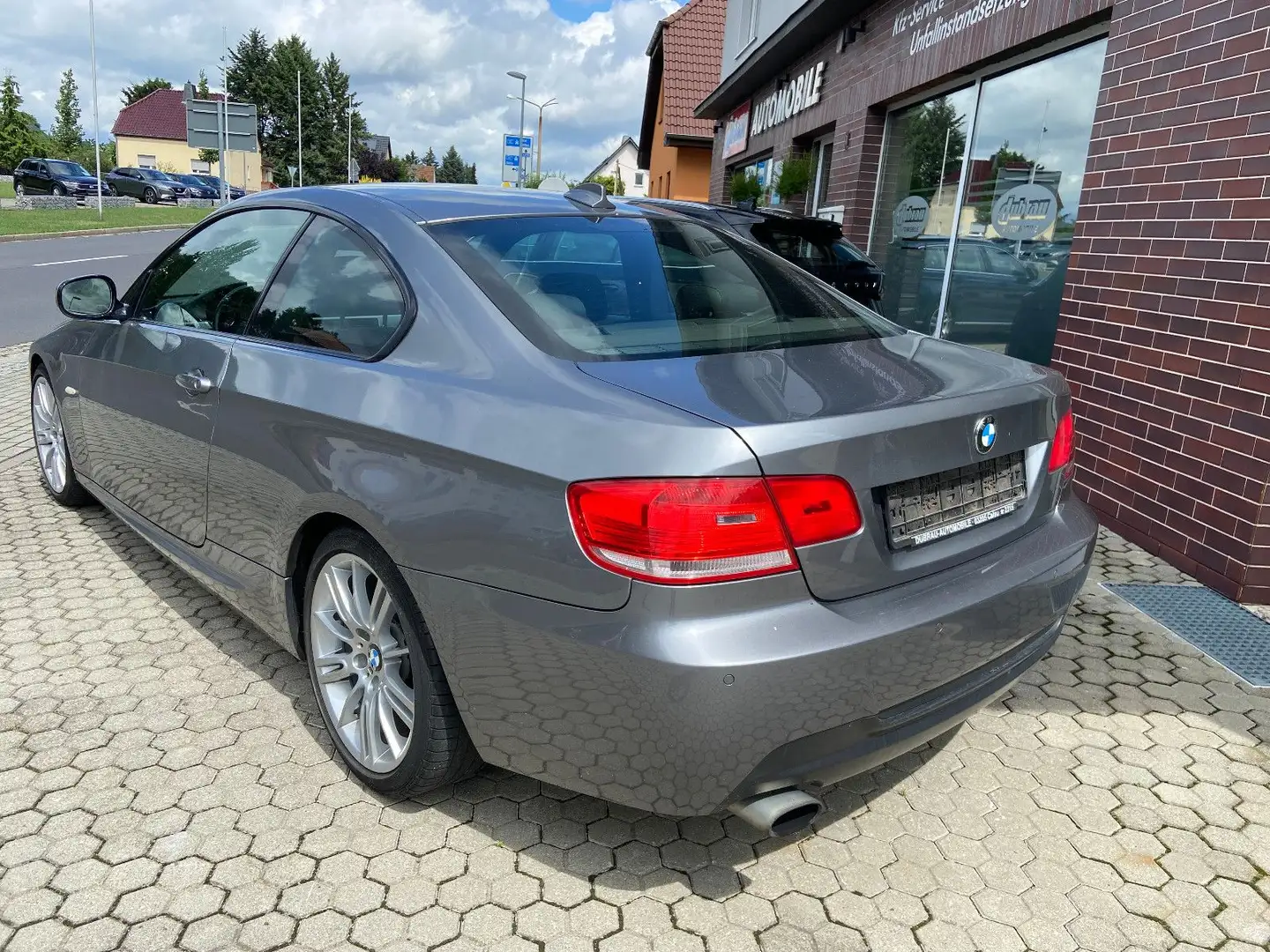 BMW 320 Coupe 320i M-Paket Gris - 2