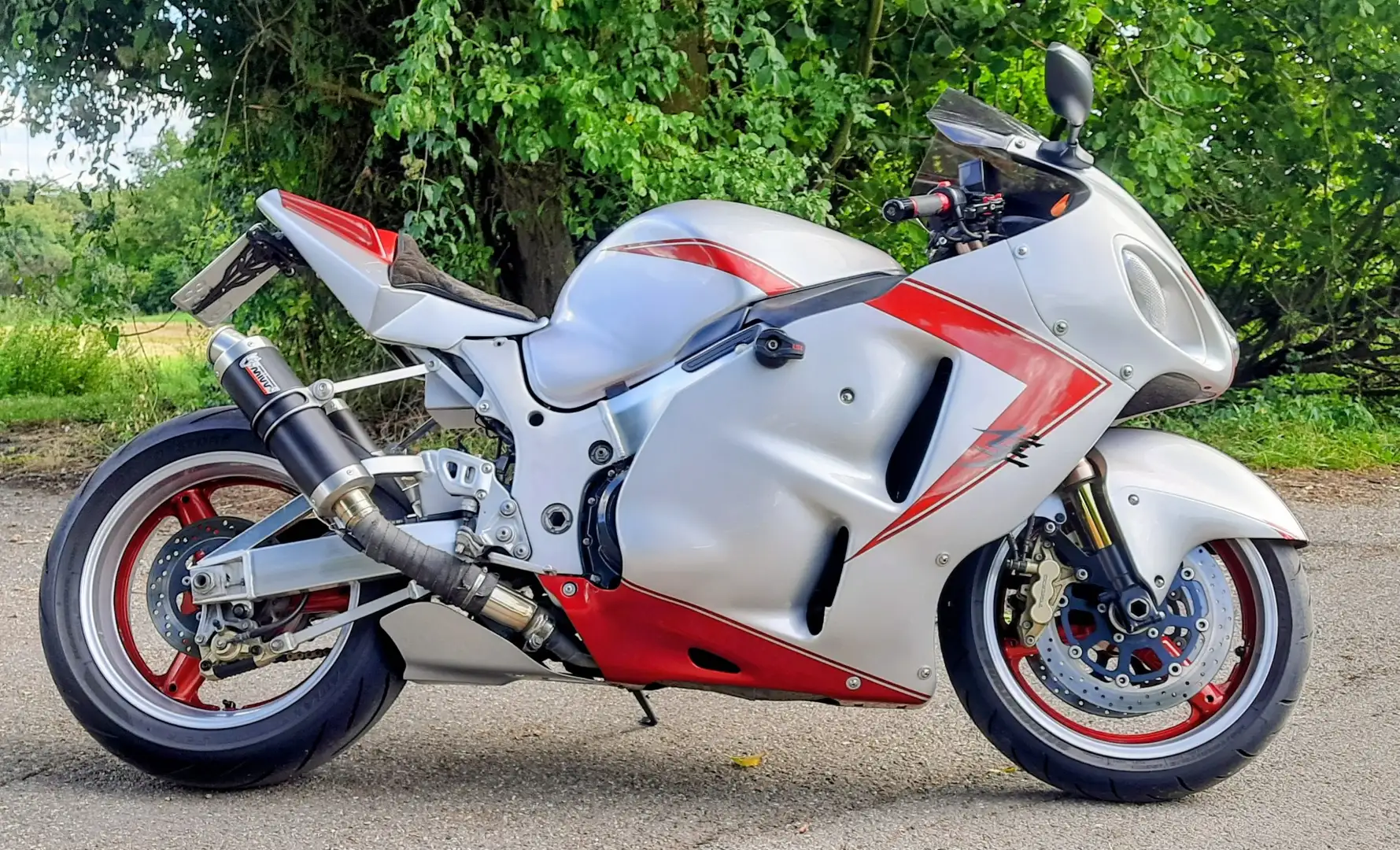 Suzuki Hayabusa Supersportler Plateado - 2