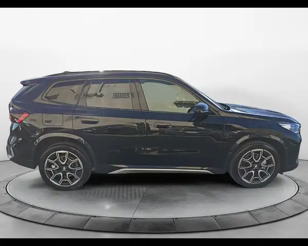 BMW X1 view 5