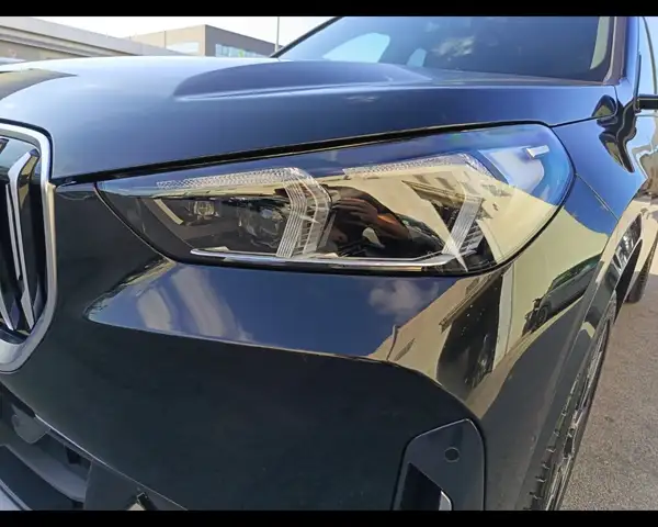 BMW X1 view 11