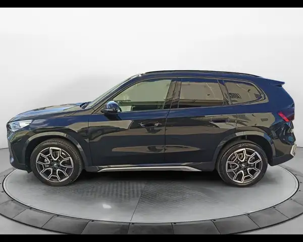 BMW X1 view 9