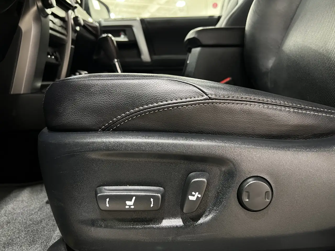 Toyota 4-Runner снимка Toyota 4-Runner