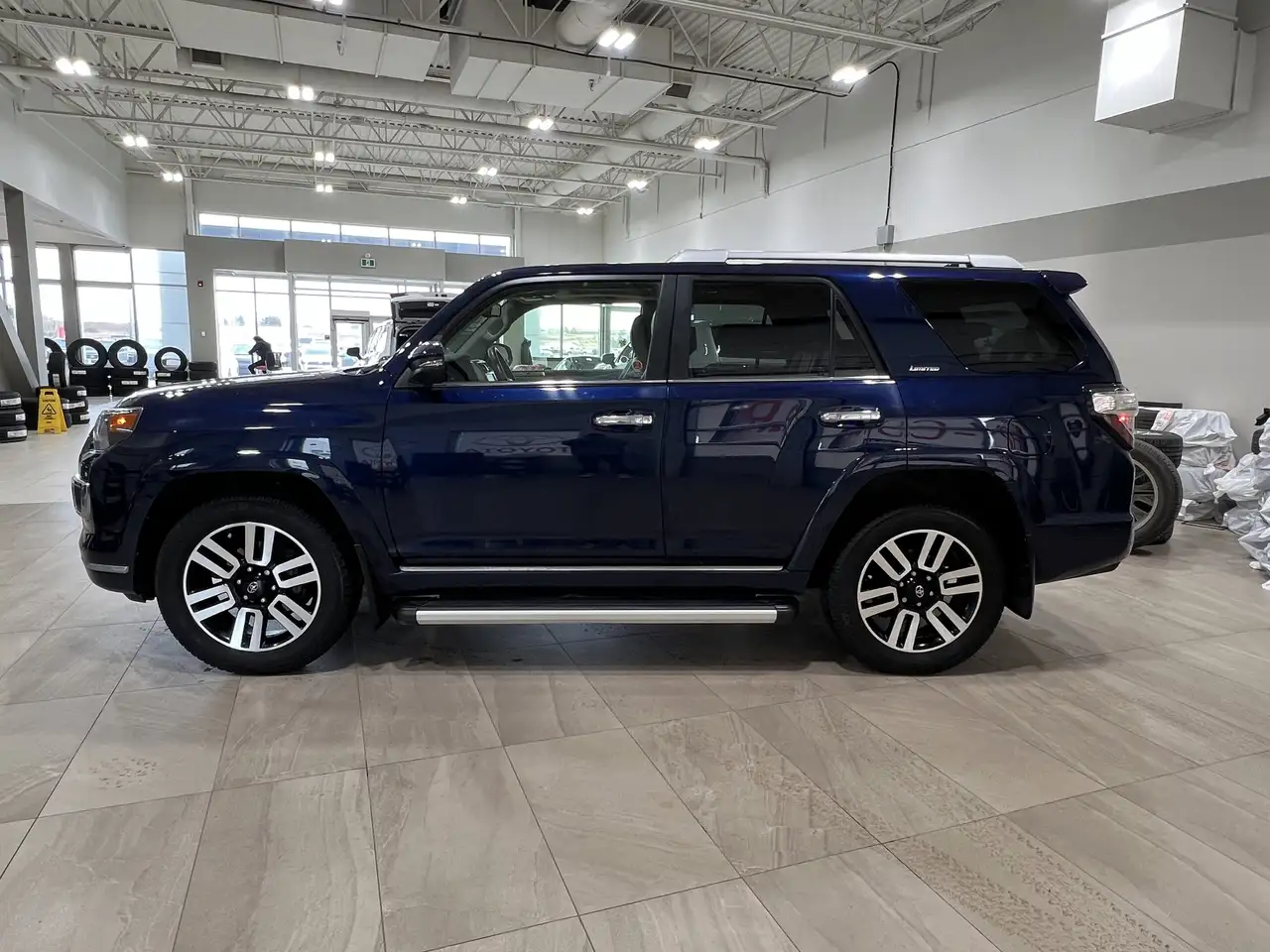 Toyota 4-Runner снимка Toyota 4-Runner