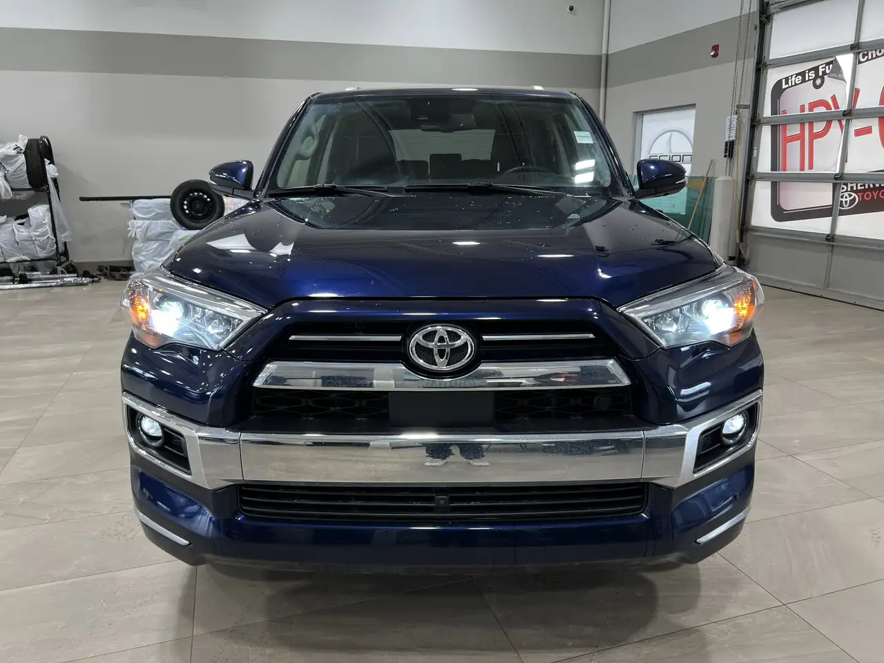 Toyota 4-Runner снимка Toyota 4-Runner