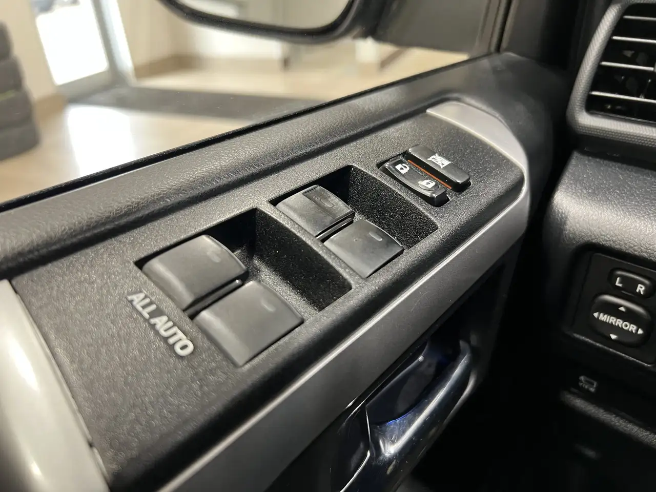 Toyota 4-Runner снимка Toyota 4-Runner