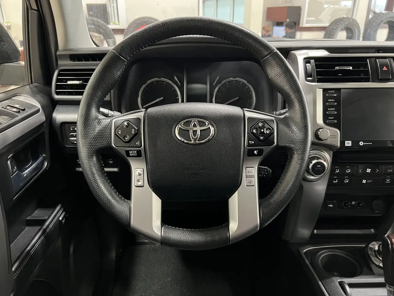 Toyota 4-Runner снимка Toyota 4-Runner