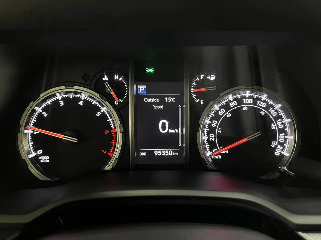 Toyota 4-Runner снимка Toyota 4-Runner