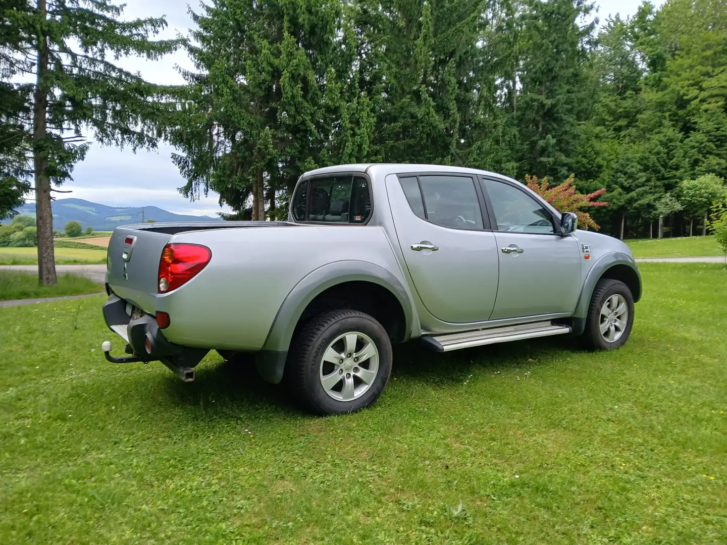 Mitsubishi L200 Plateado - 2
