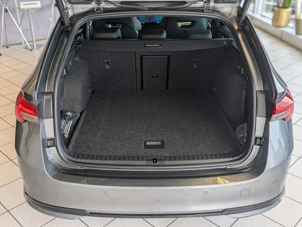 Skoda Octavia 1.5 TSI Sportline Pano Martix Cam AHK, миниатюра 18