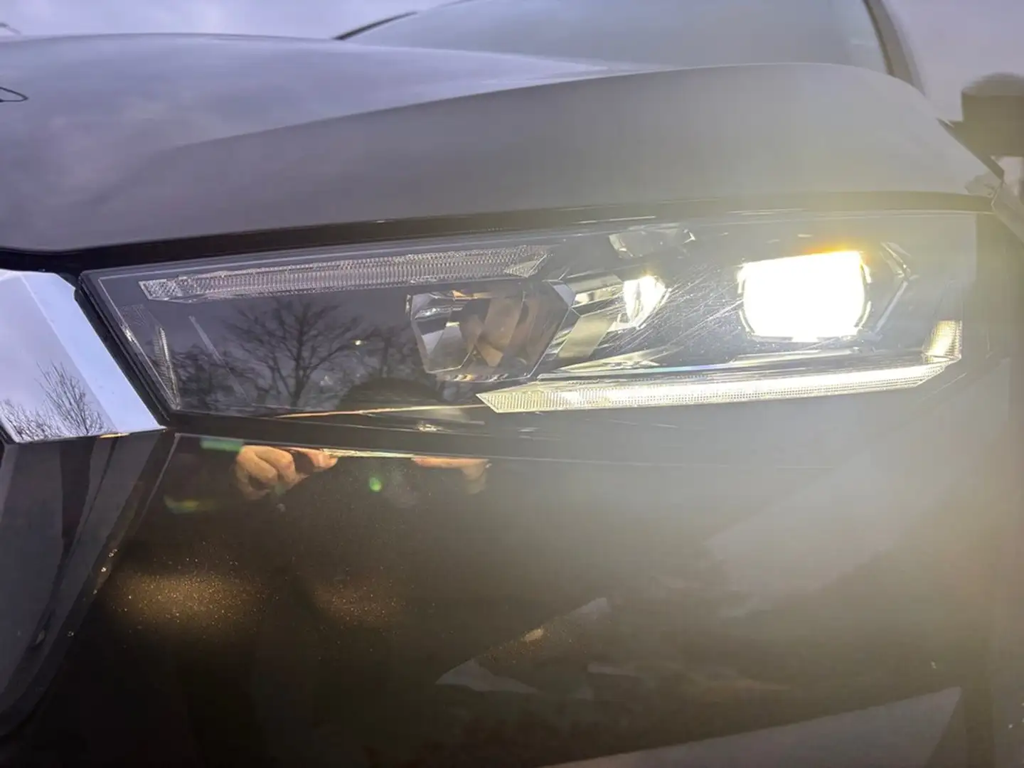 Skoda Scala 1.0 TSI 85kW 7-DSG Tour, Navi, ACC, Matrix Schwarz - 2