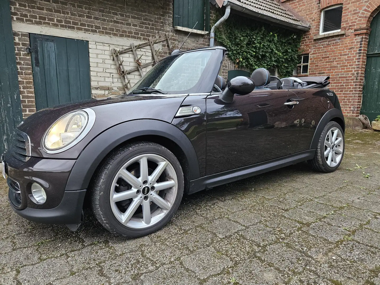 MINI Cooper D Cabrio Cooper D Highgate Braun - 1