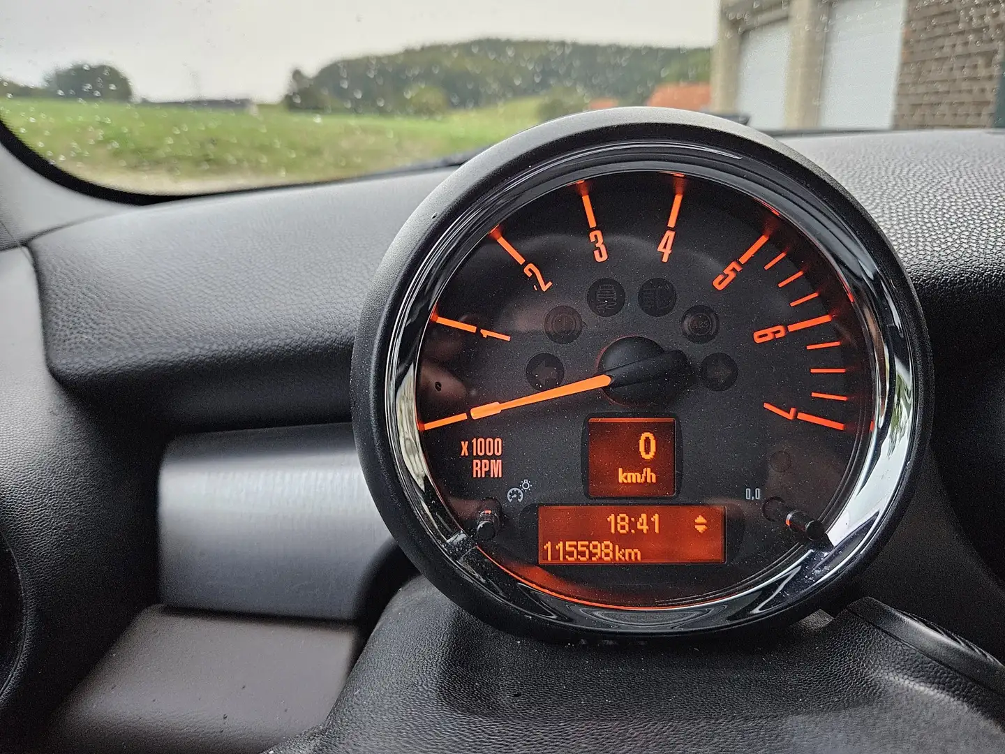 MINI Cooper D Cabrio Cooper D Highgate Braun - 2