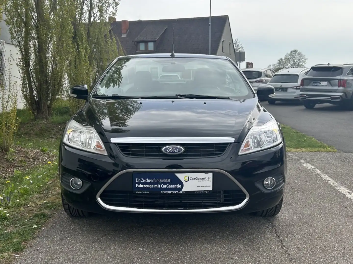 Ford Focus Cabriolet 1.6lt.Benz. 100PS Schwarz - 2