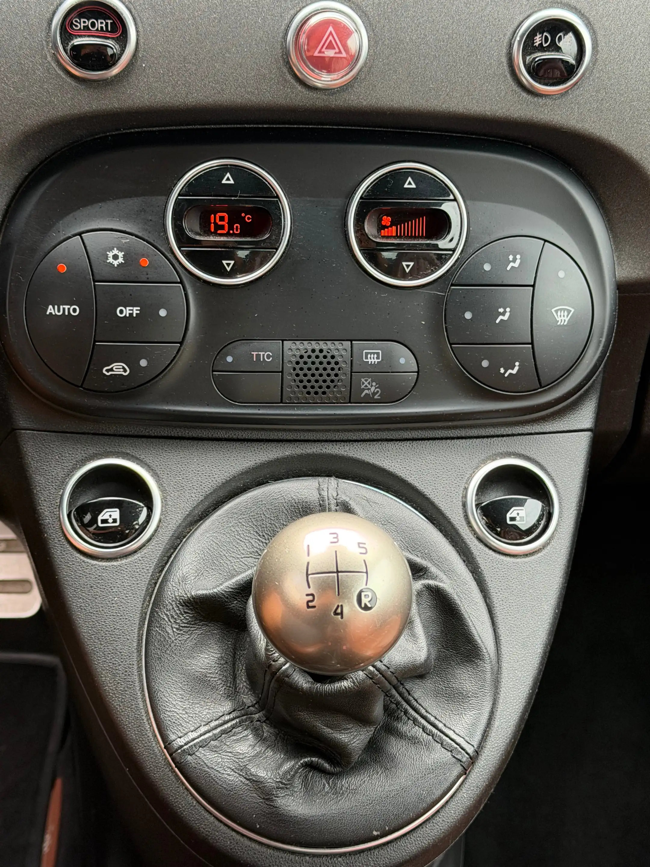 Abarth 595 Competizione 1.4i Euro 6b / 179 PK / CARPLAY / BREMBO / LEDER / NAVI — photo 15