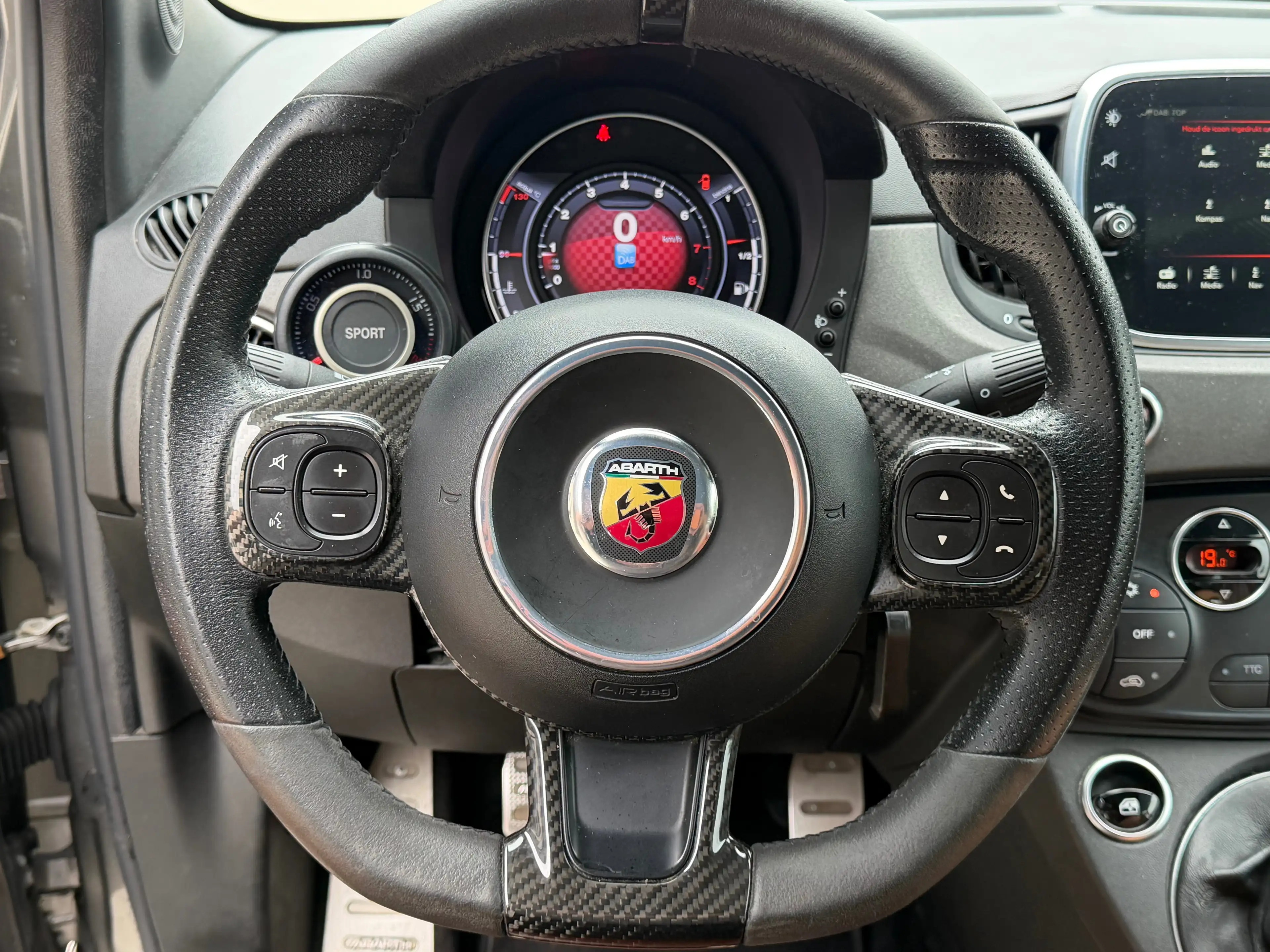Abarth 595 Competizione 1.4i Euro 6b / 179 PK / CARPLAY / BREMBO / LEDER / NAVI — photo 11