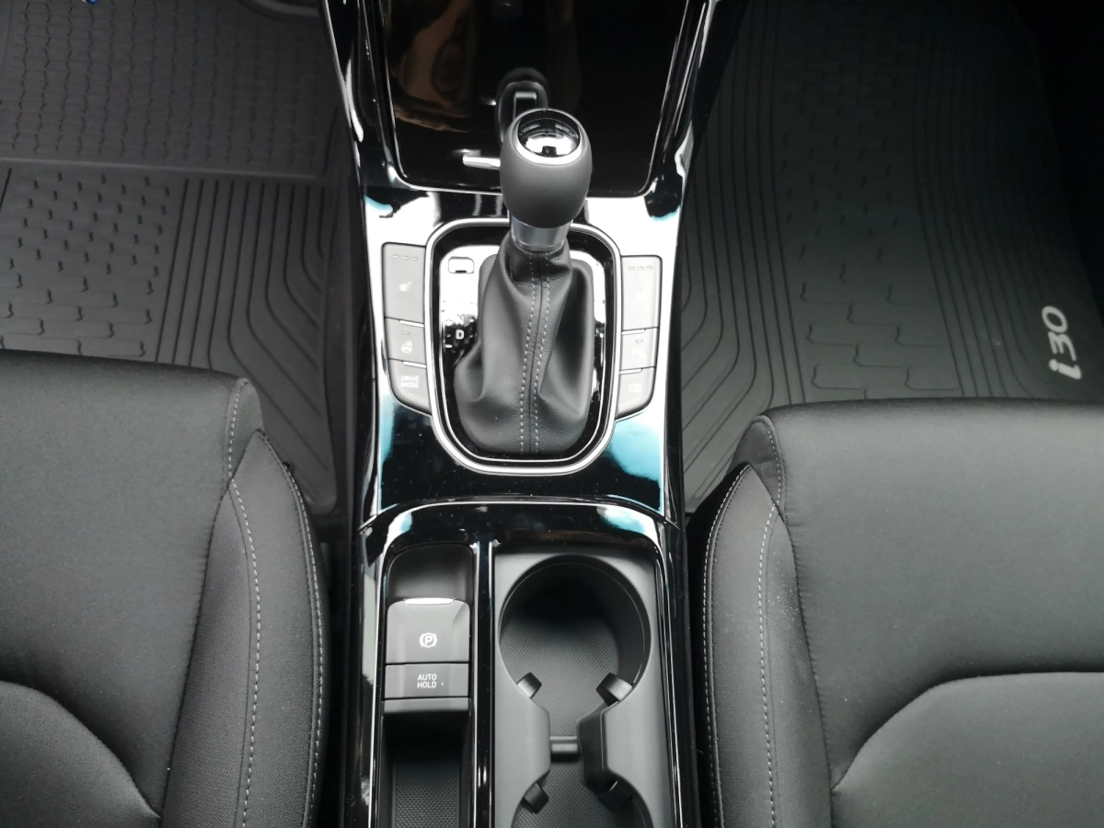 Hyundai i30 Kombi GO Plus 1.0 TGDI 100PS DCT — photo 8
