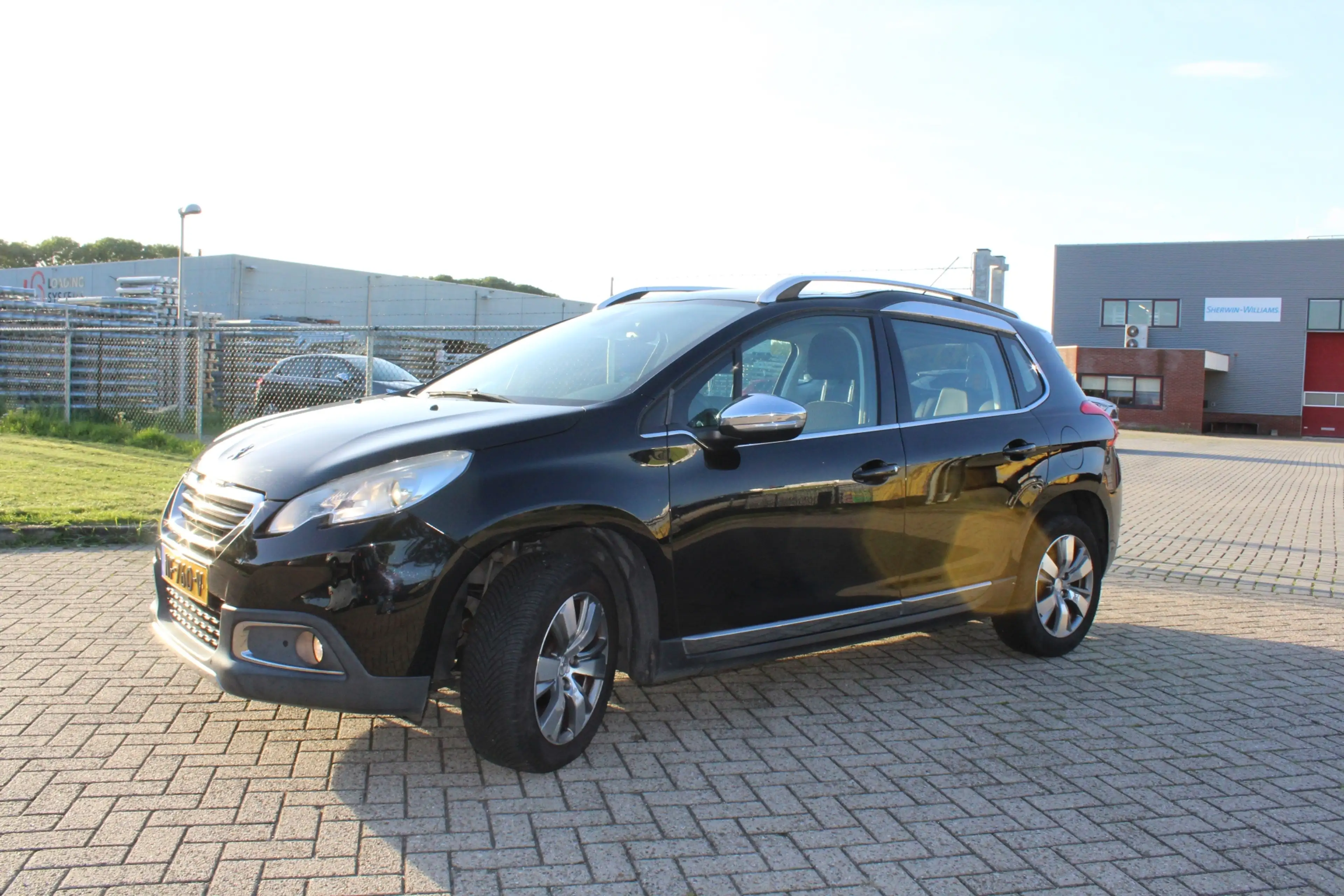Peugeot 2008 1.6 e-HDi Allure automaat pano ,vol opties trekhaa — photo 4