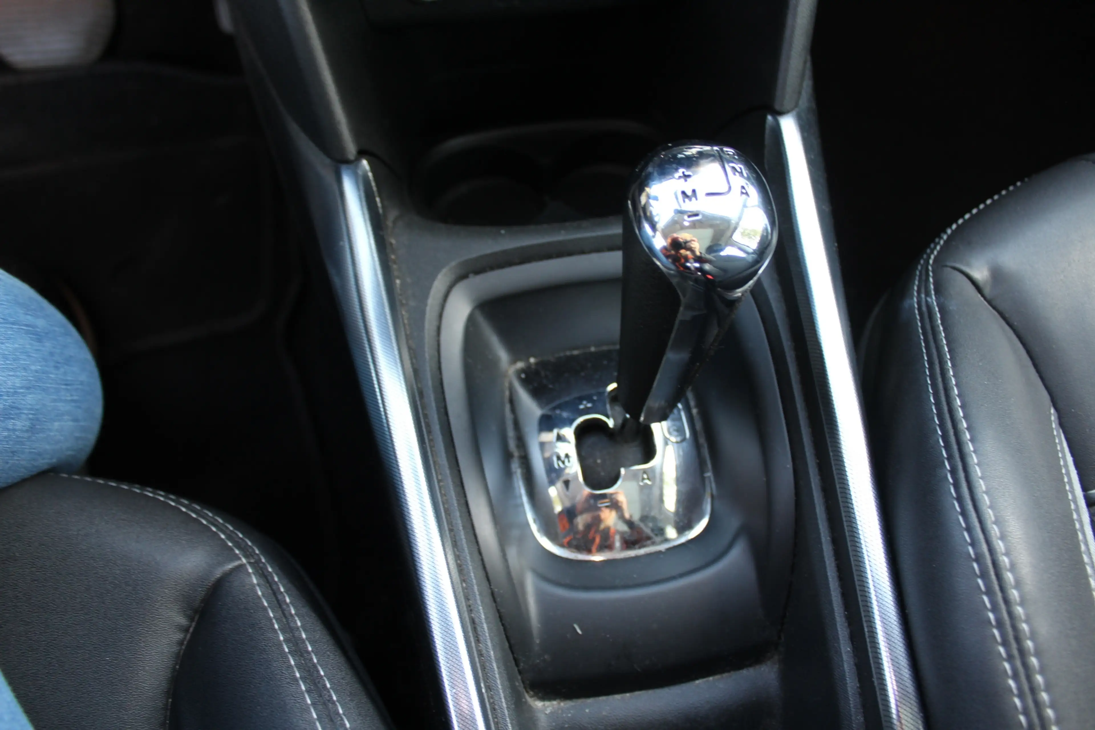 Peugeot 2008 1.6 e-HDi Allure automaat pano ,vol opties trekhaa — photo 19