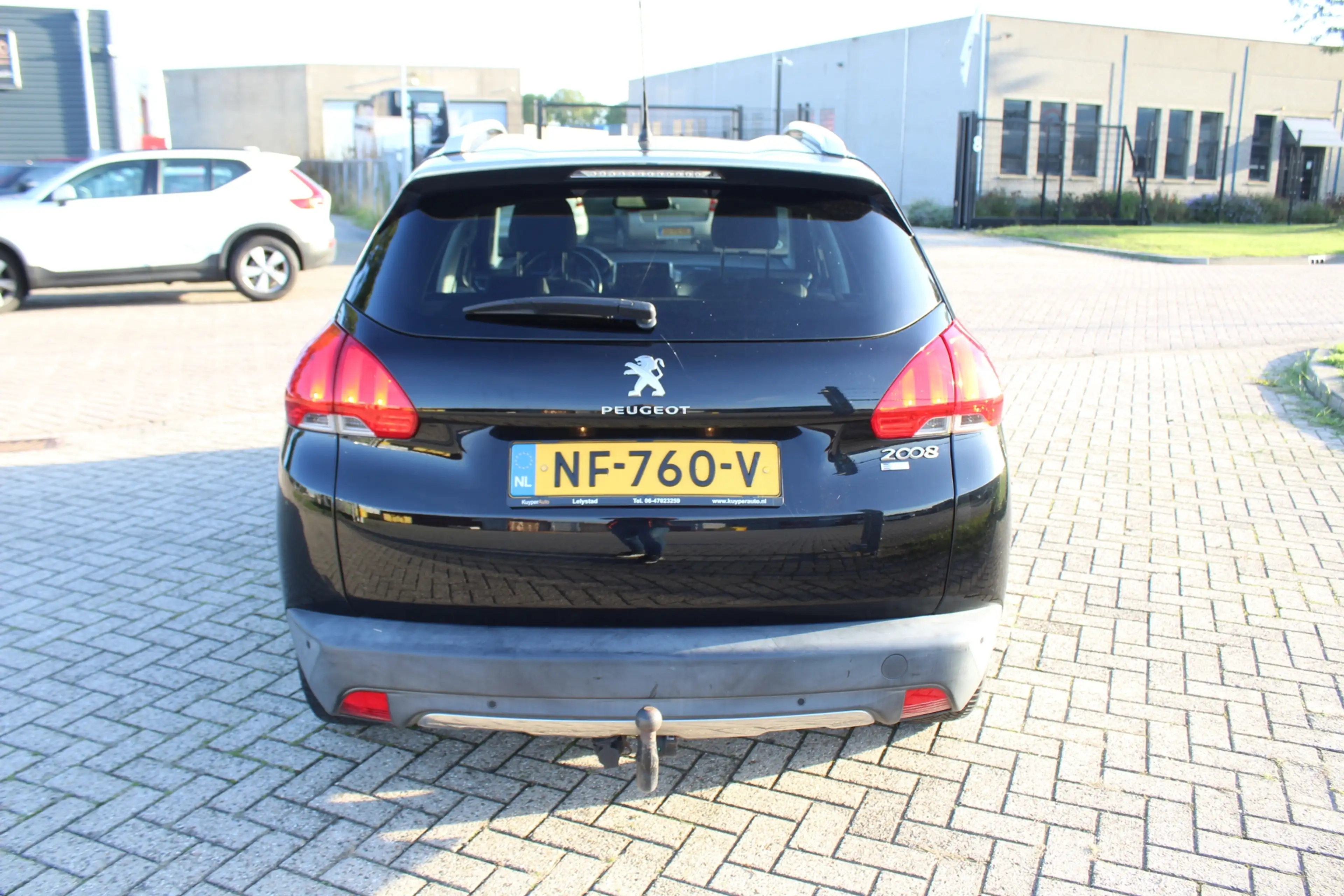 Peugeot 2008 1.6 e-HDi Allure automaat pano ,vol opties trekhaa — photo 6