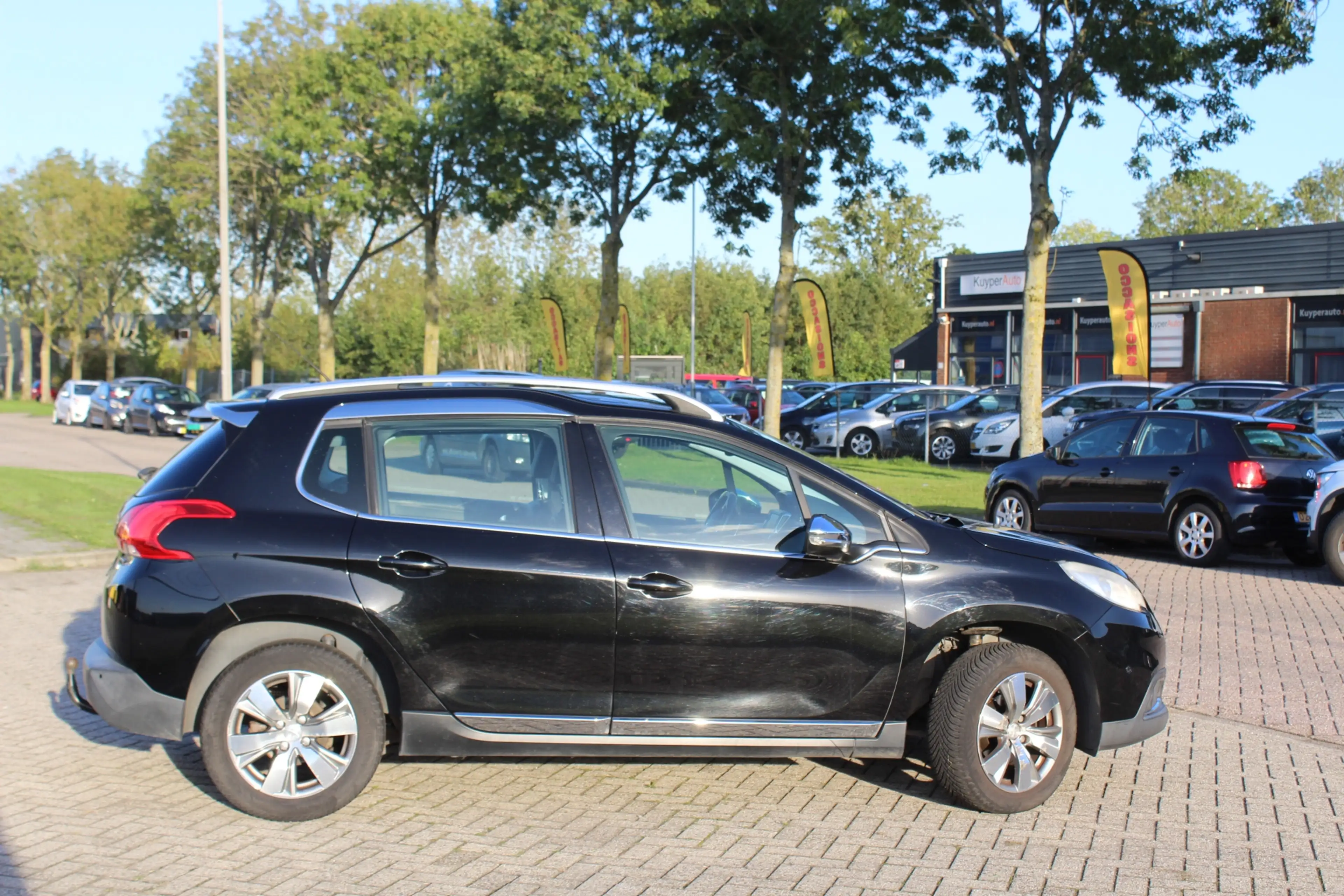 Peugeot 2008 1.6 e-HDi Allure automaat pano ,vol opties trekhaa — photo 23