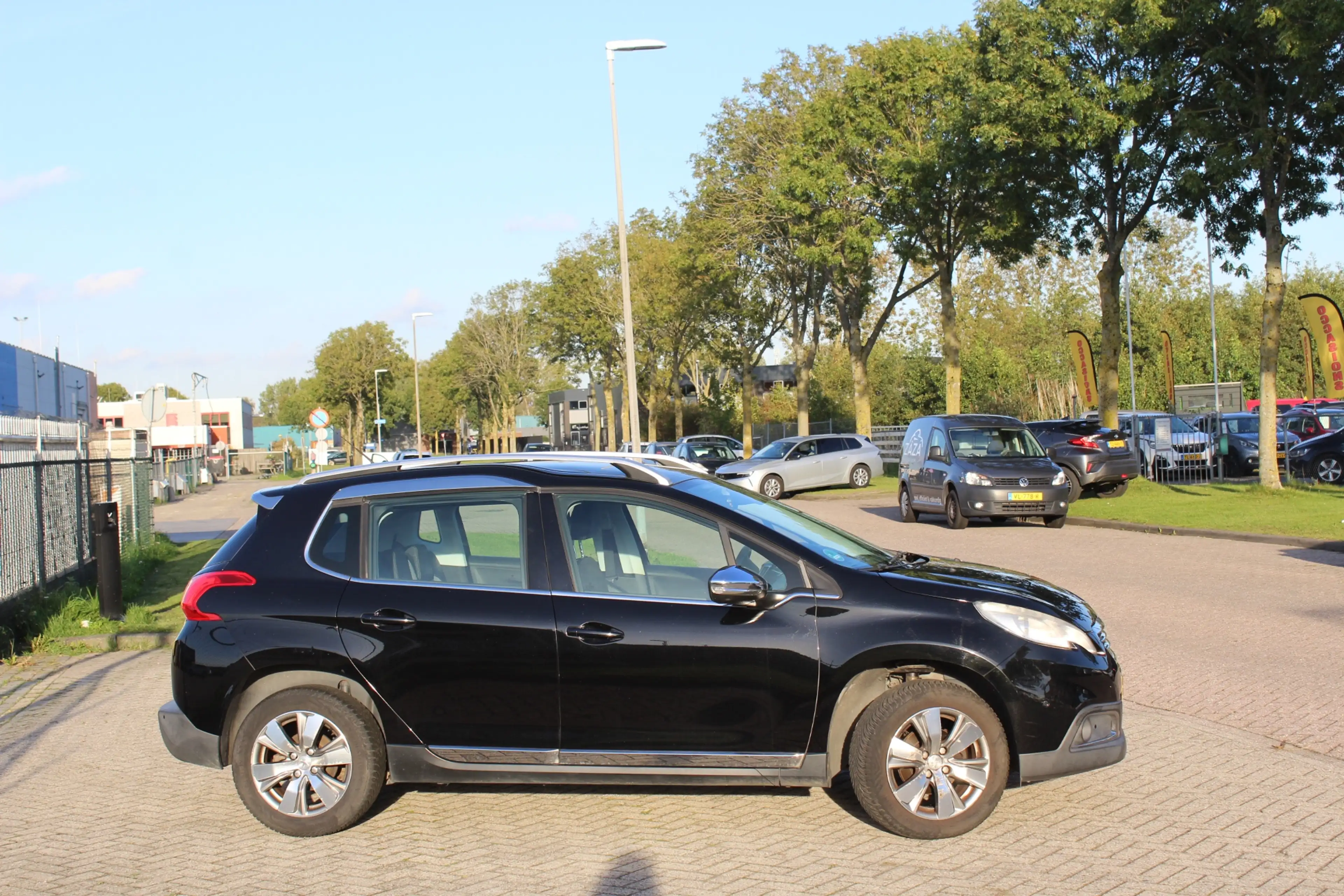 Peugeot 2008 1.6 e-HDi Allure automaat pano ,vol opties trekhaa — photo 22