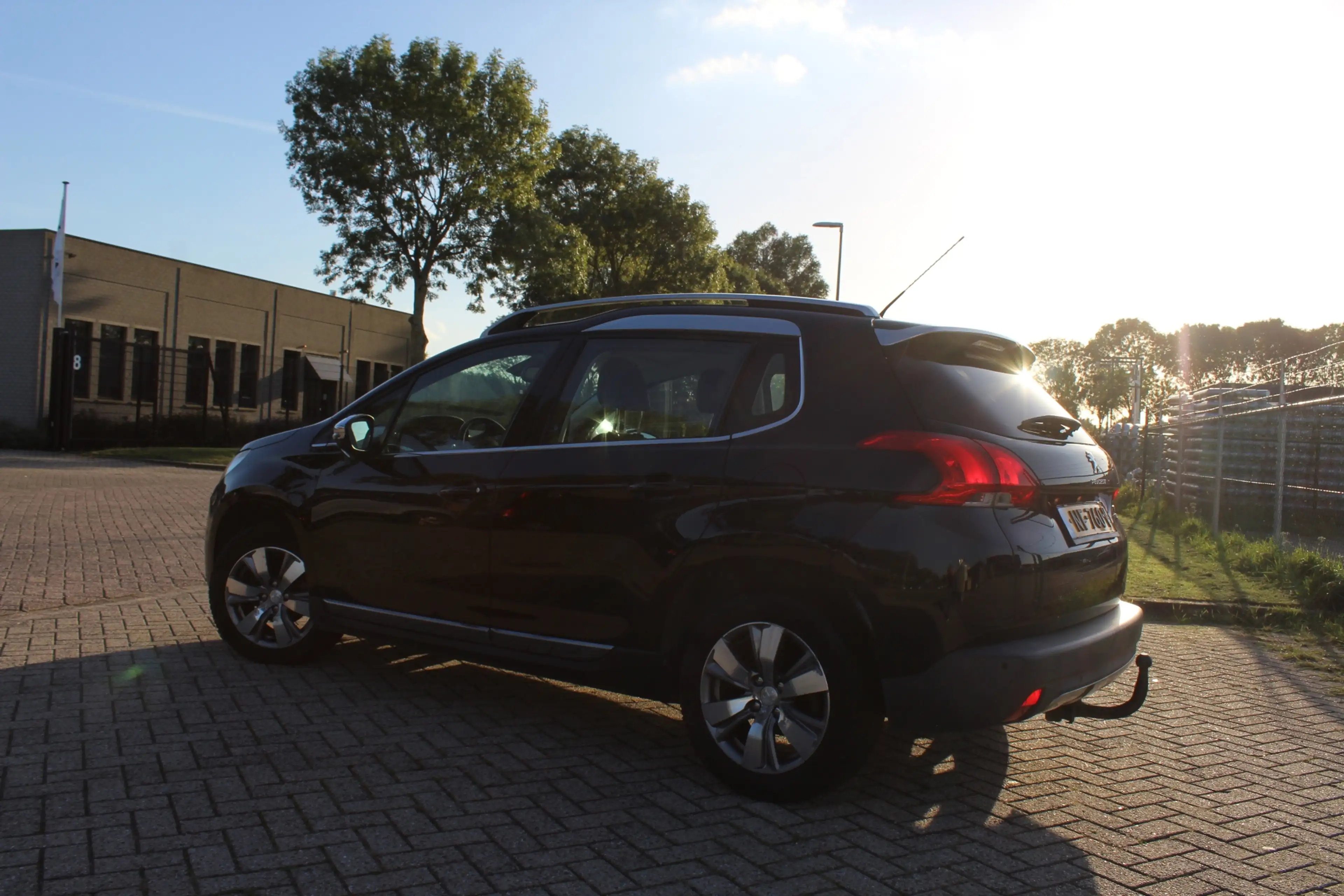 Peugeot 2008 1.6 e-HDi Allure automaat pano ,vol opties trekhaa — photo 24