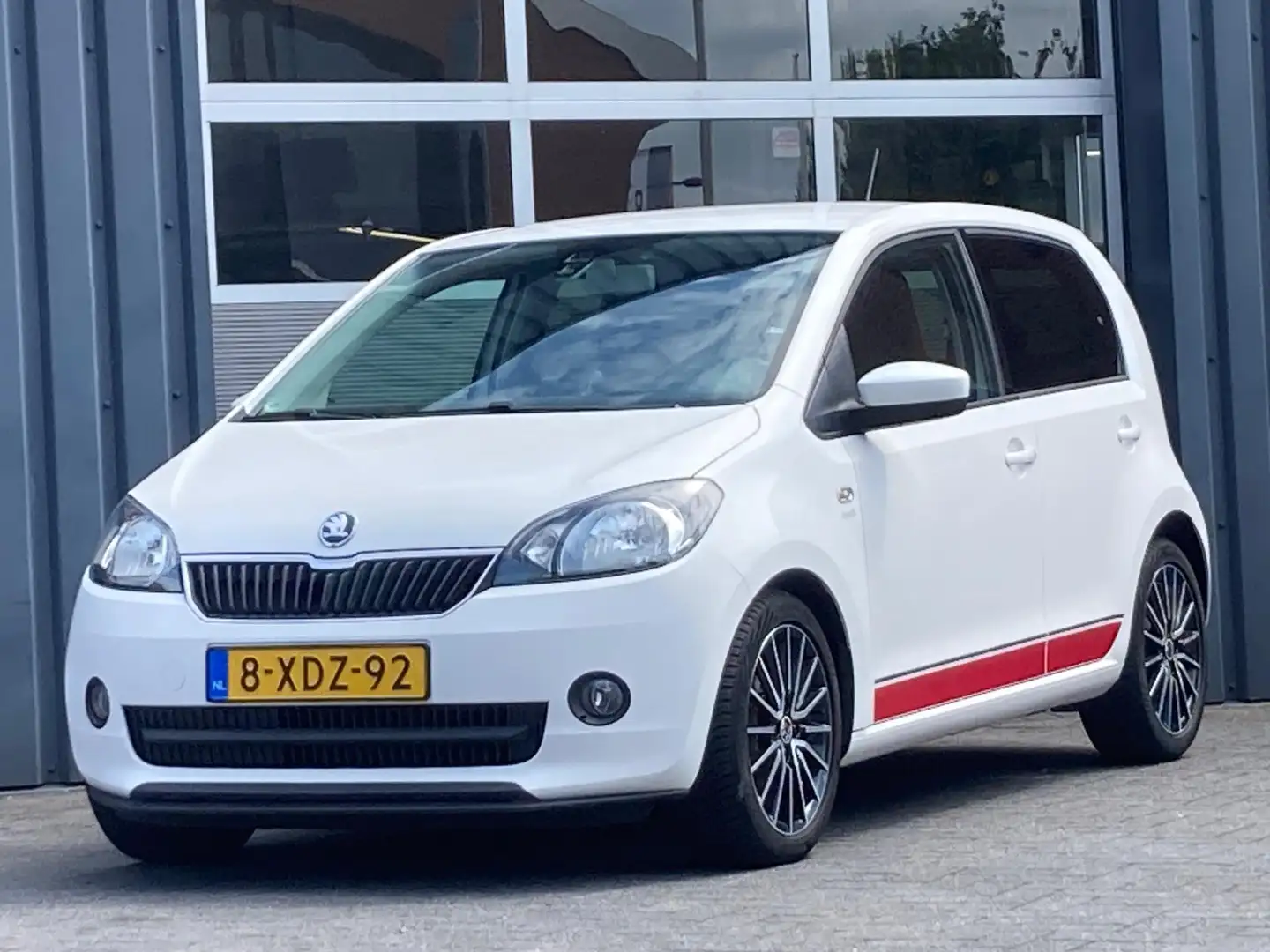 Skoda Citigo 1.0 Sport Airco Navigatie Lm Velgen Apk 23-04-2026 Wit - 1