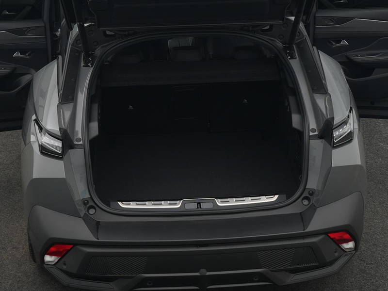 Peugeot 408 GT EXCLUSIVE HYBRID 145 e-DSC6 — photo 8