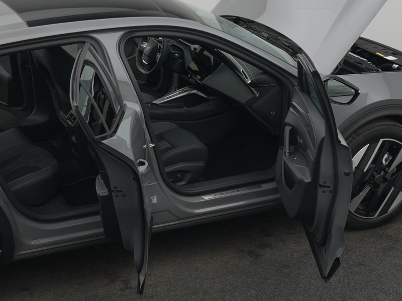 Peugeot 408 GT EXCLUSIVE HYBRID 145 e-DSC6 — photo 12