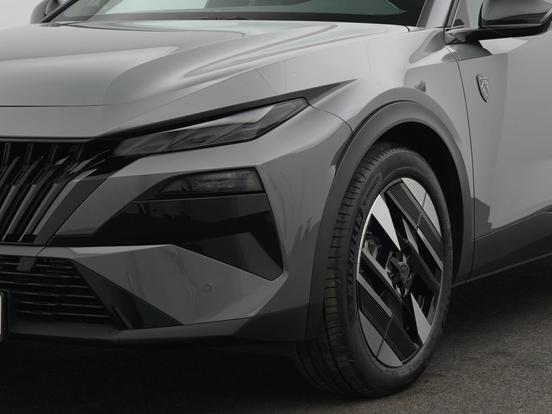 Peugeot 408 GT EXCLUSIVE HYBRID 145 e-DSC6 — photo 10