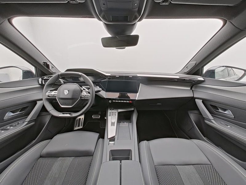 Peugeot 408 GT EXCLUSIVE HYBRID 145 e-DSC6 — photo 11