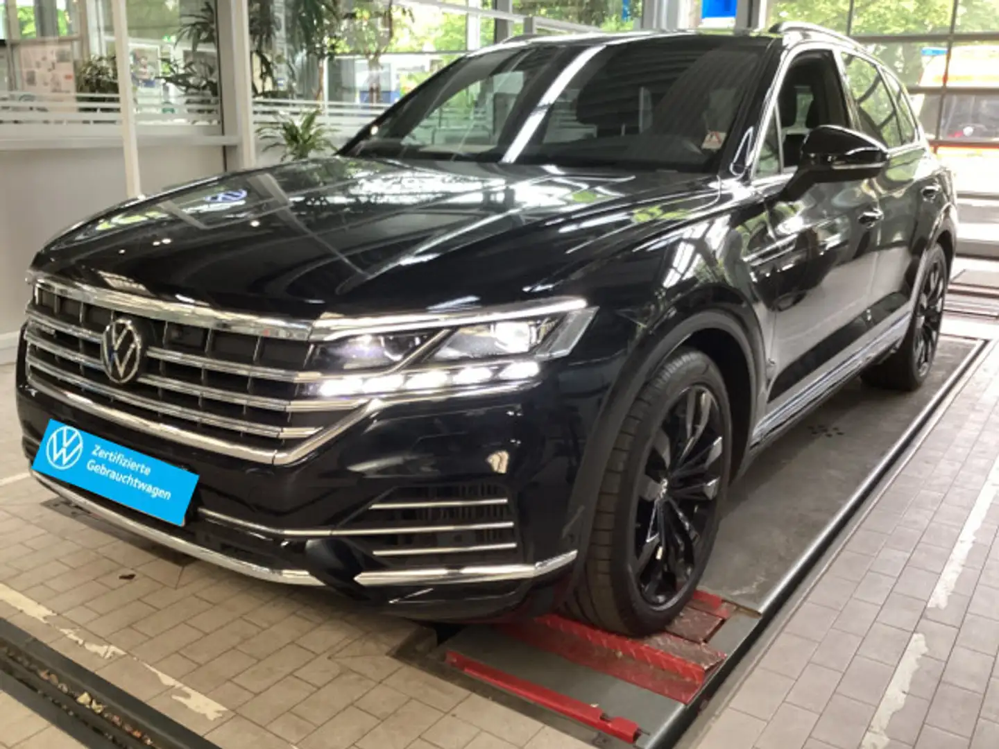 Volkswagen Touareg eHybrid Elegance 4Motion 3.0 V6 TSI AHK Schwarz - 2