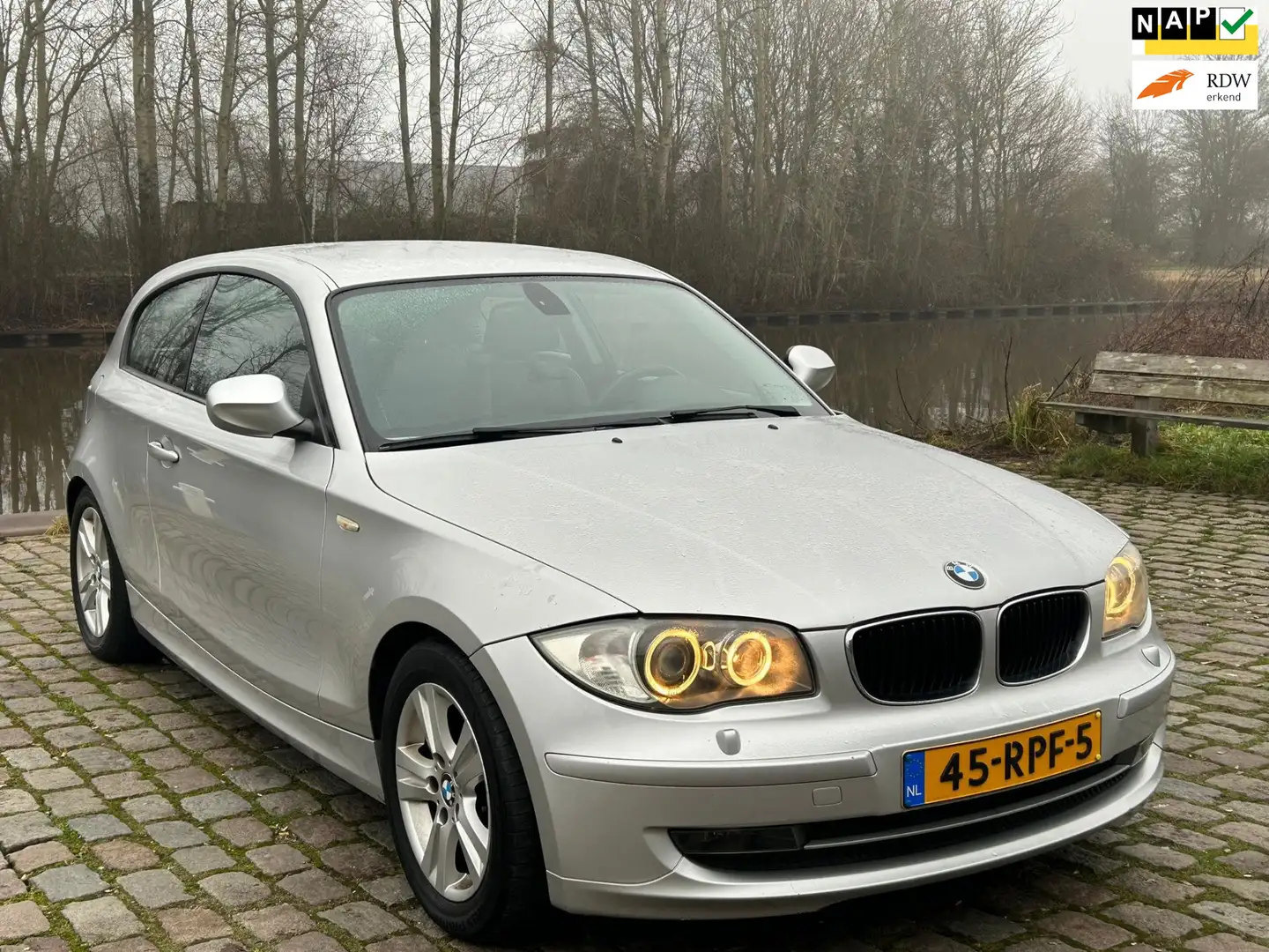 BMW 118 1-serie 118i EffDyn. Ed. Business Line Ultimate Ed Grijs - 1