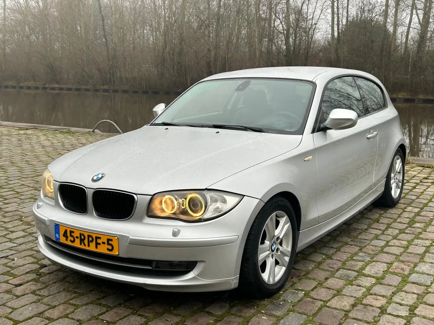 BMW 118 1-serie 118i EffDyn. Ed. Business Line Ultimate Ed Grijs - 2