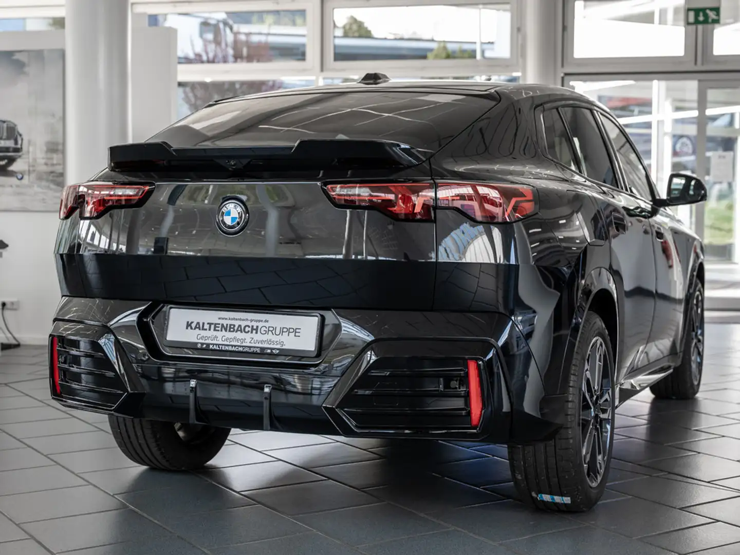 BMW X2 sDrive 20i M-Sportpaket Pro AHK HUD 360° Schwarz - 2