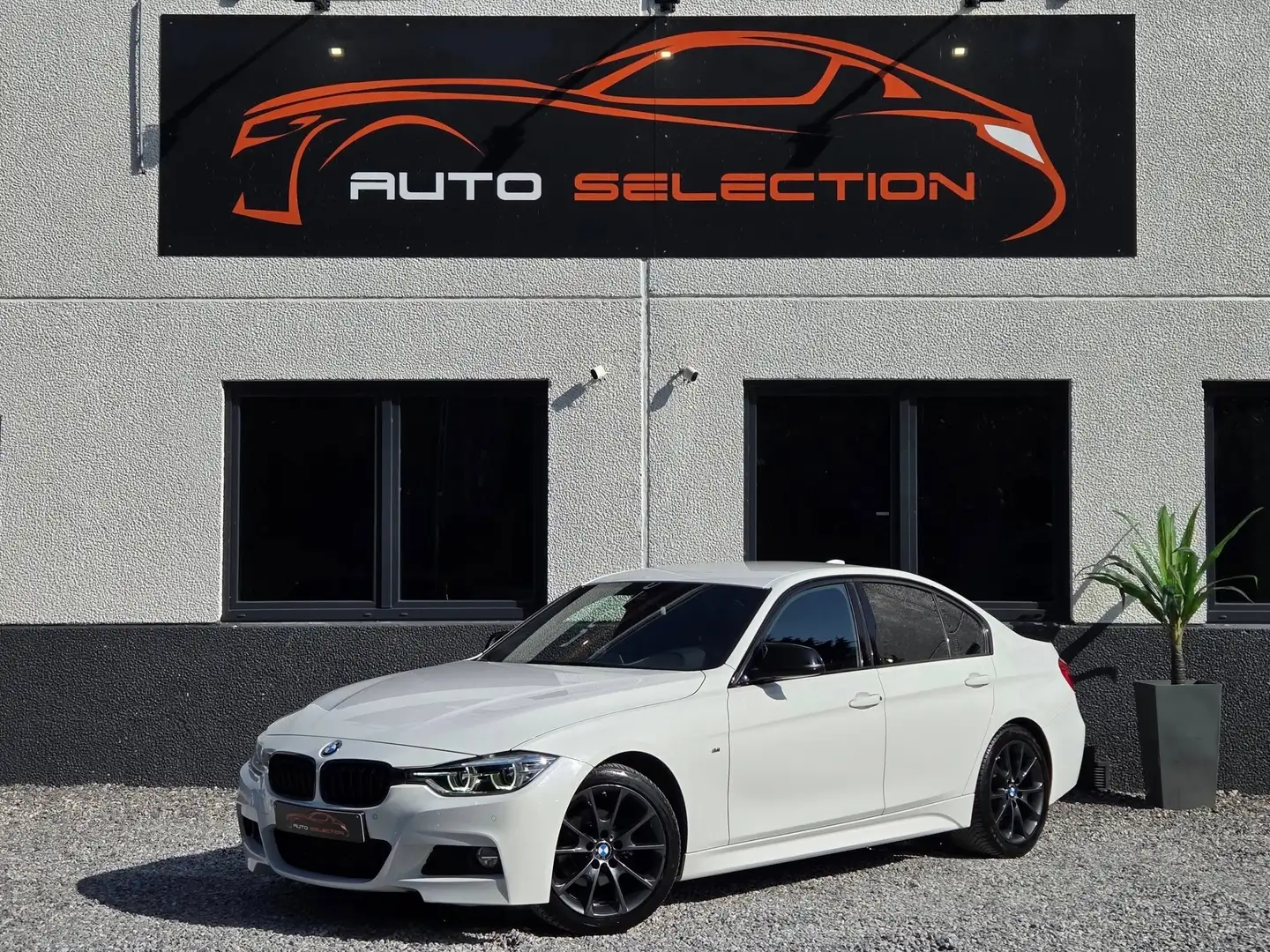 BMW 318 318iA PACK M - SENSATEC - FULL BMW SERVICE Wit - 1