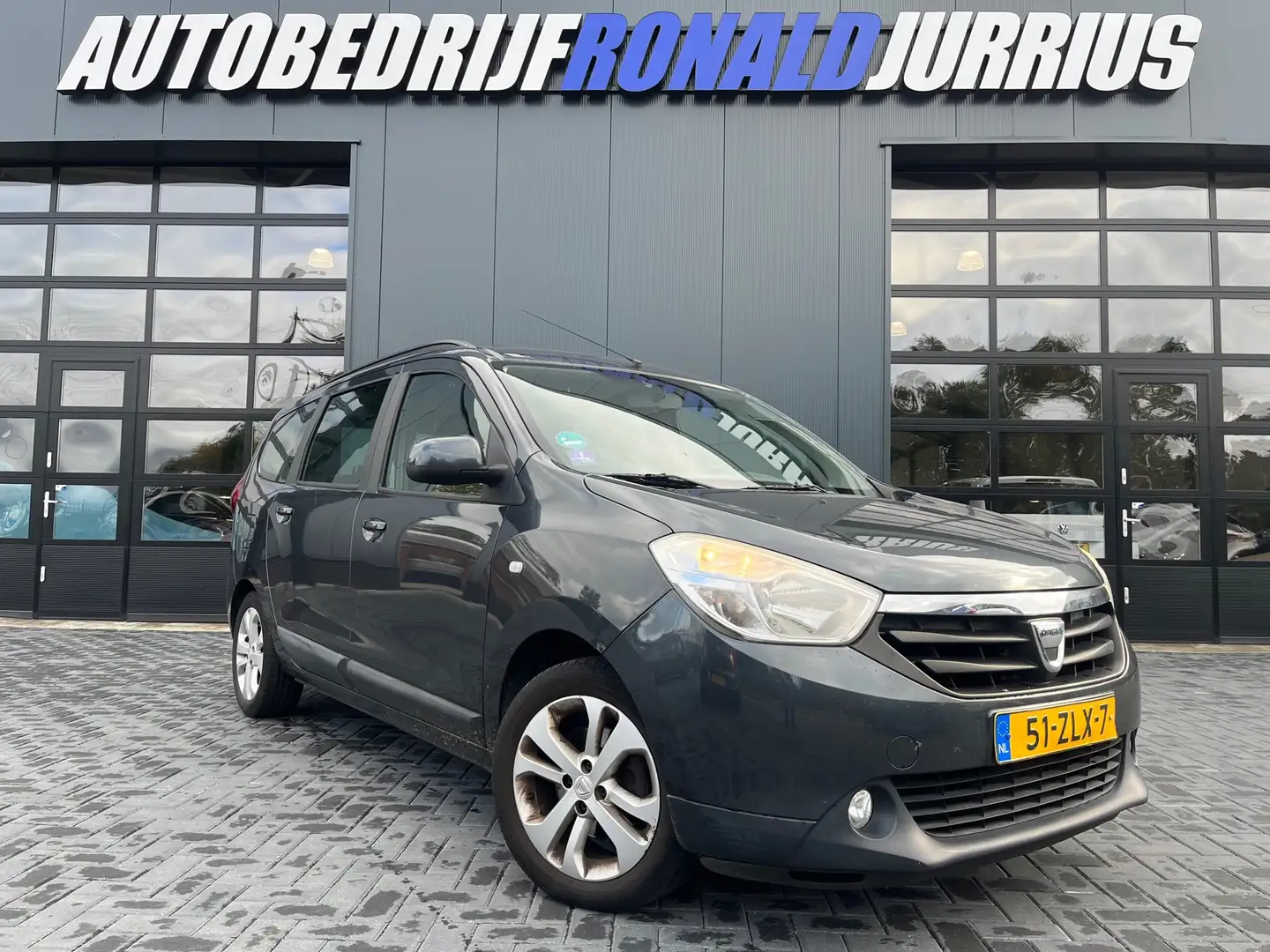 Dacia Lodgy 1.2 TCe Prestige 5p. Trekhaak/2De Eigenaar/Nieuwe Grijs - 1