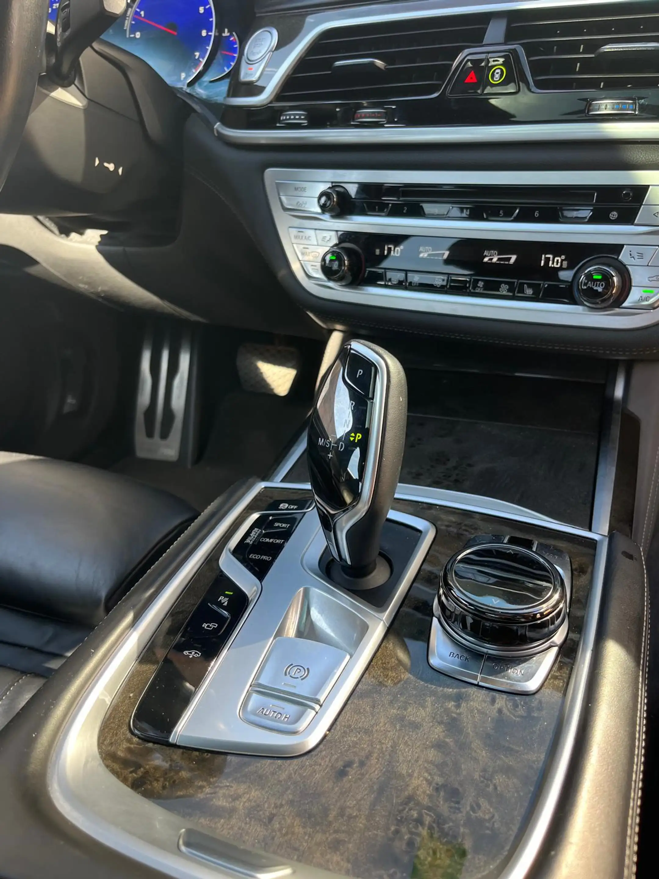 BMW 750 7-serie 750i xDrive High Executive — photo 15