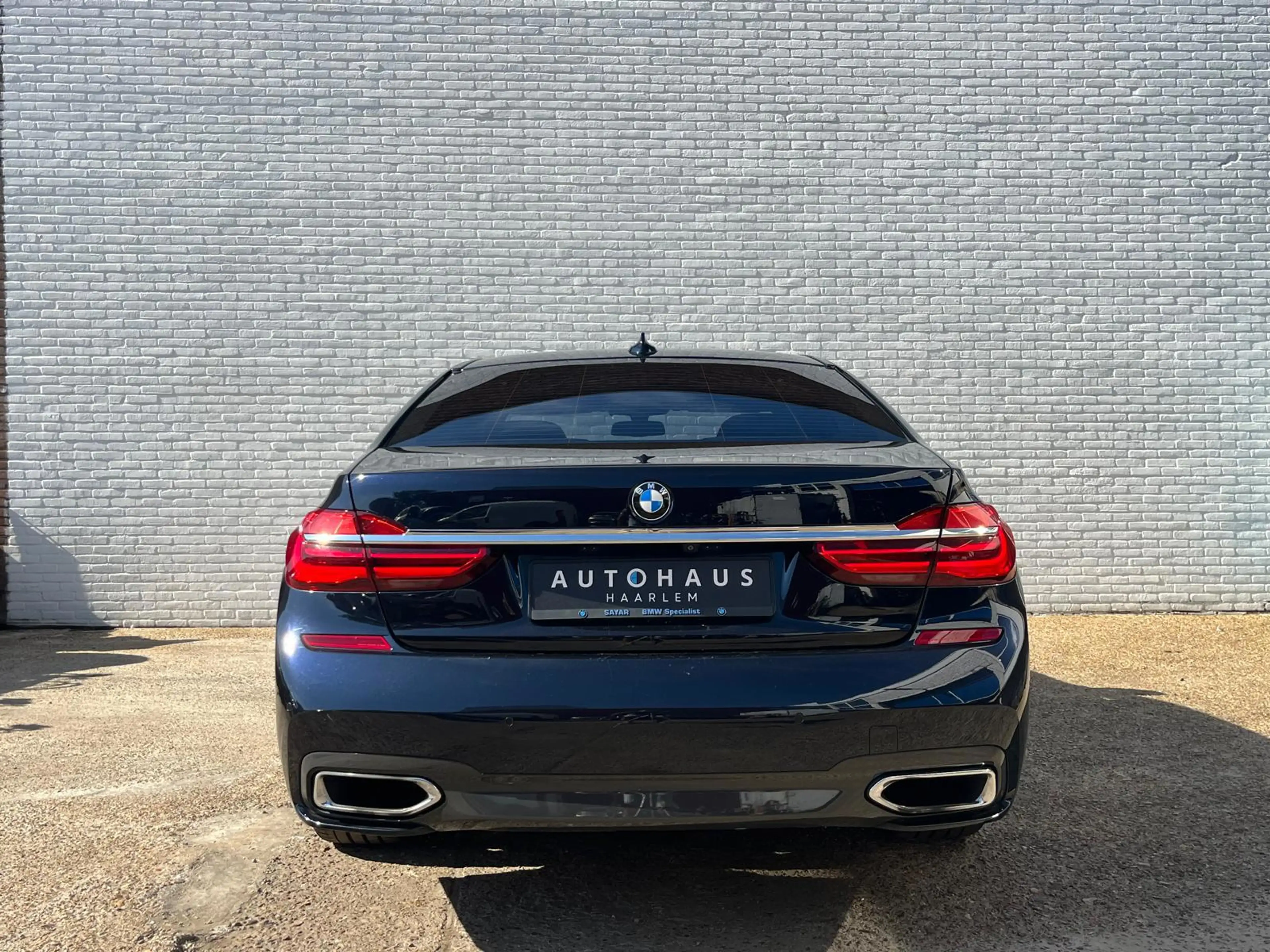 BMW 750 7-serie 750i xDrive High Executive — photo 8