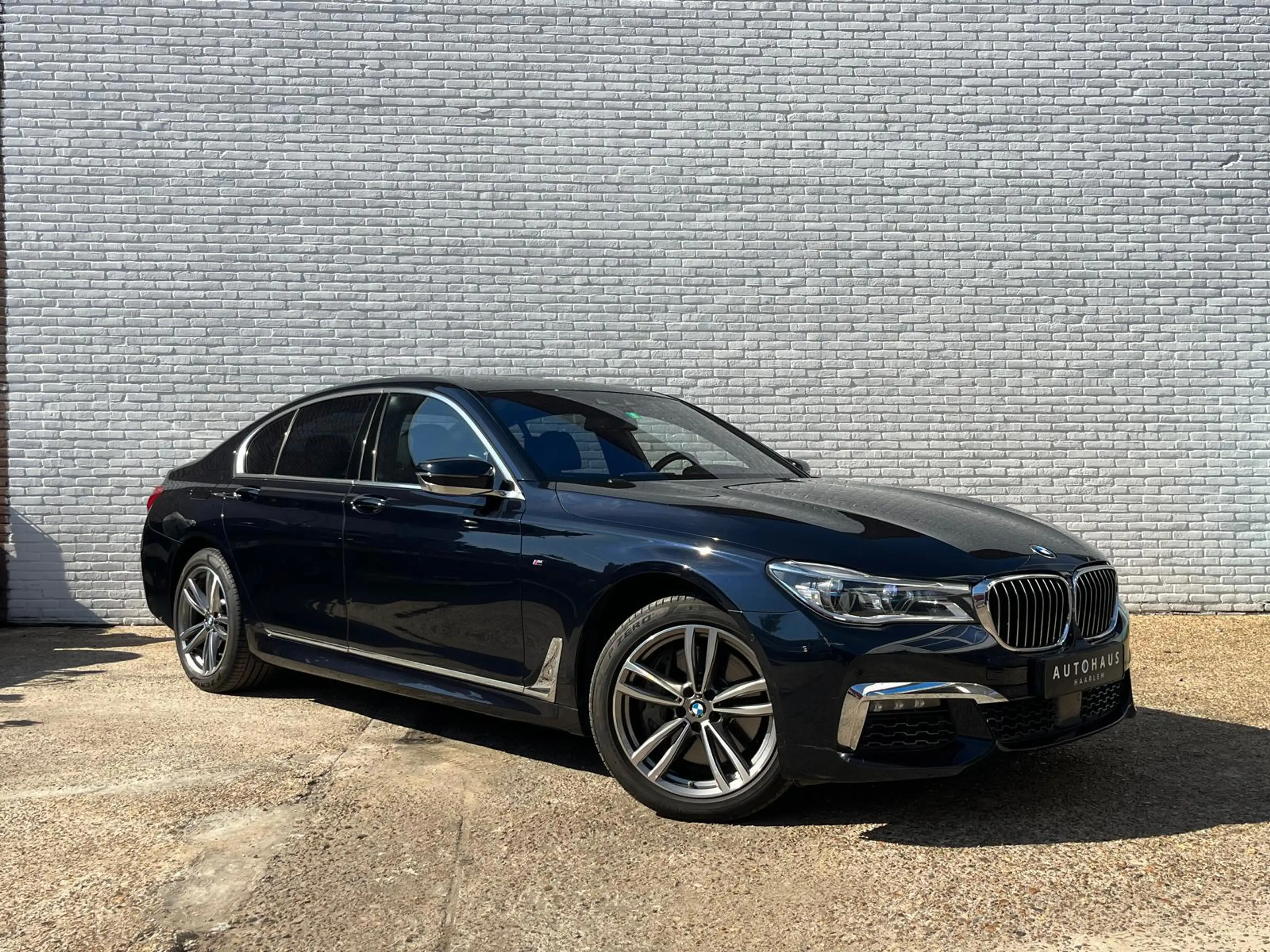 BMW 750 7-serie 750i xDrive High Executive — photo 3