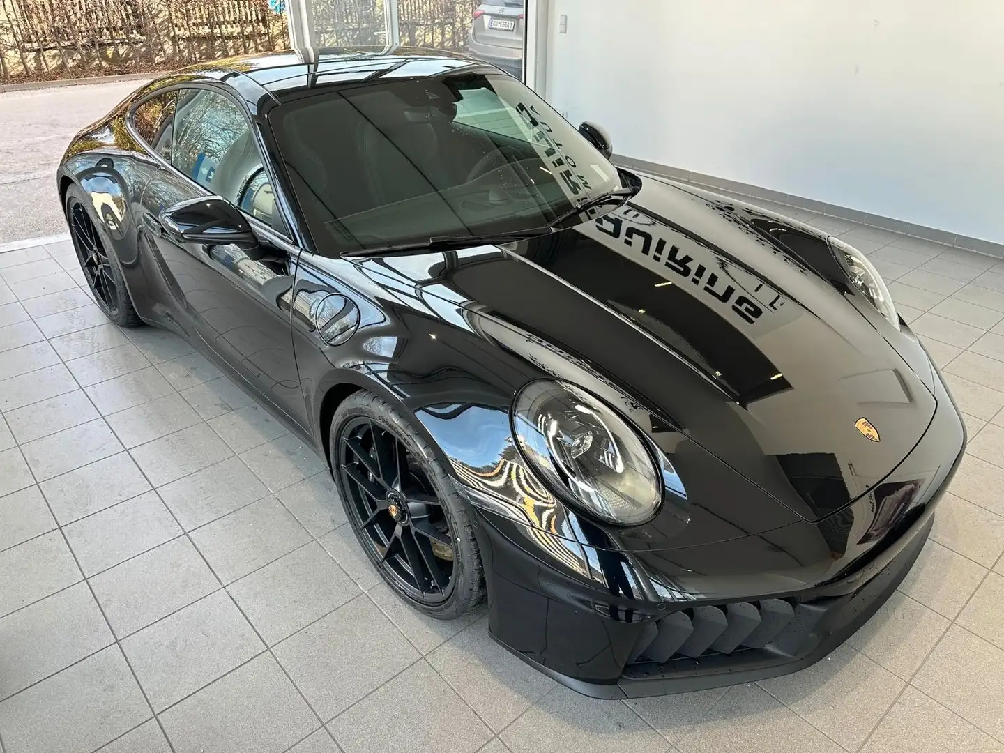 Porsche 992 .2 Carrera 4 GTS Facelift/sw-sw/Carbon/18W/21 Schwarz - 2